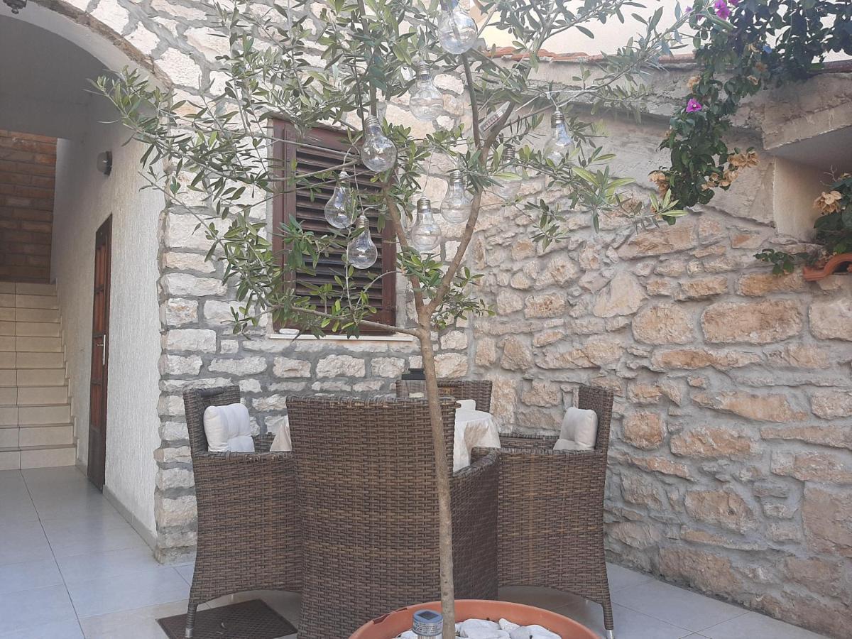 Apartmán Vila Dora Supetar Exteriér fotografie