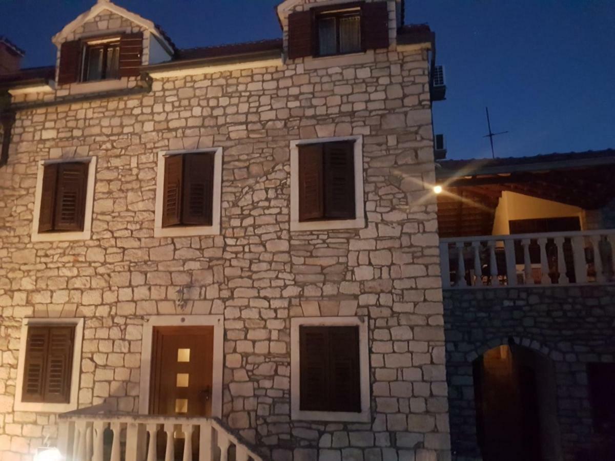 Apartmán Vila Dora Supetar Exteriér fotografie